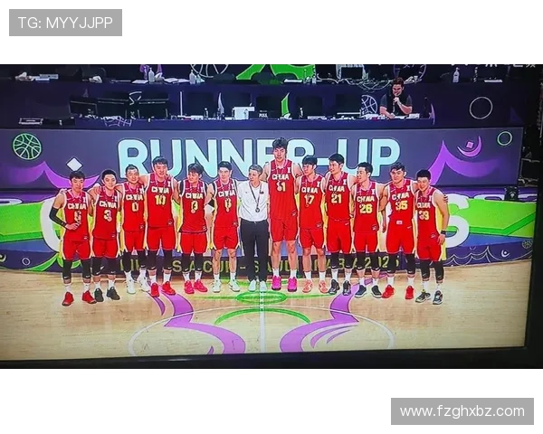 以篮球为纽带探索团队合作与青春激情的无限可能