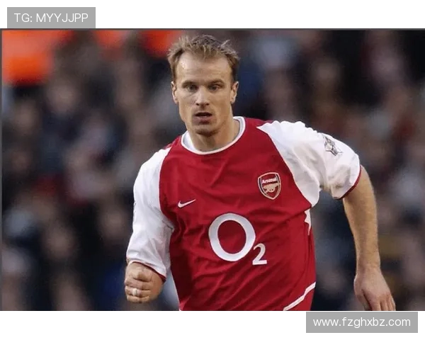 丹尼斯·博格坎普：传奇前锋的巅峰岁月与足球艺术之路