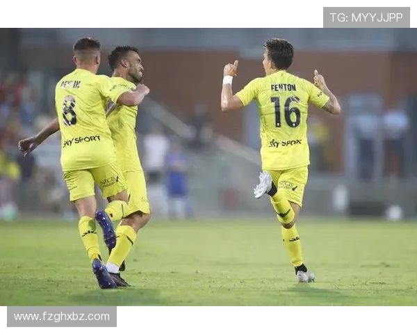 利兹联与伯明翰激战成和双方在赛场上展现精彩表现 利兹联与伯明翰激战成和双方在赛场上展现精彩表现